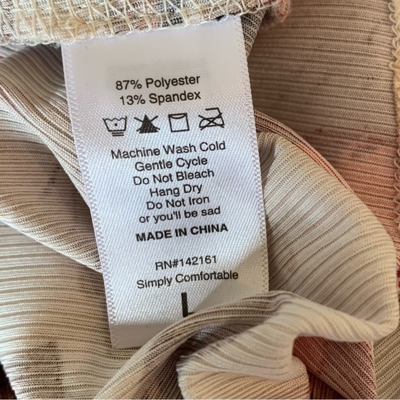 LuLaRoe Floral V-Neck Top - Picture 6 of 6